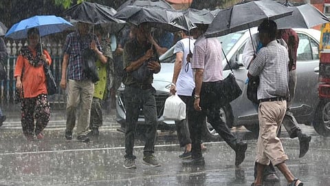ভারী বৃষ্টির পূর্বাভাস দক্ষিণবঙ্গে