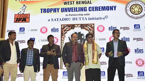 রোনাল্ডিনহোর সাথে আইএফএ কর্তারা