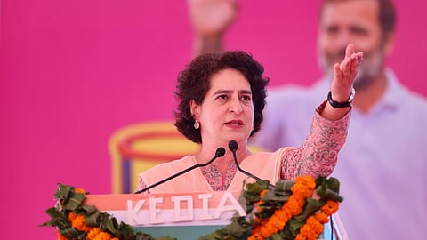 Rajasthan: ‘নিজের জন্য ১৬ হাজার কোটির প্লেন, অথচ সরকারি কর্মীদের বেতন নেই', মোদীকে আক্রমণ প্রিয়ঙ্কার