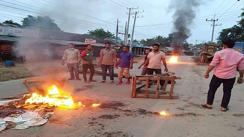 বাংলাদেশে চলছে সরকার বিরোধী বিক্ষোভ