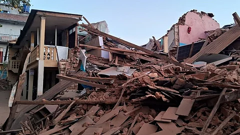 ভয়াবহ ভূমিকম্প নেপালে