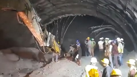 উত্তরাখন্ডের সুড়ঙ্গে আটক ৪০ শ্রমিক