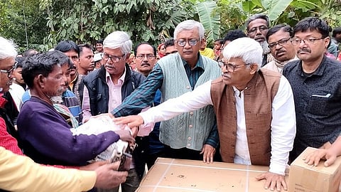 ফের দলুয়াখাকি ক্ষতিগ্রস্ত মানুষদের পাশে বাম