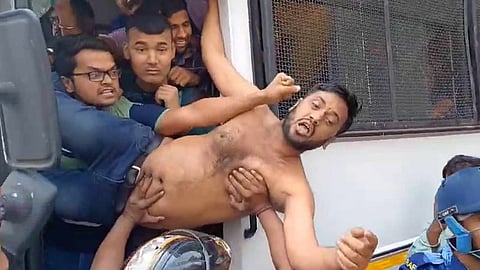 চাকরীর দাবিতে পথে নামল ২০২২ সালের টেট চাকরীপ্রার্থীরা