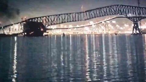 ভয়াবহ দুর্ঘটনা আমেরিকায়