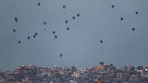 খুলল না ত্রাণের প্যারাসুট, দুর্ঘটনায় মৃত ৫ প্যালেস্টাইন শরণার্থী, আহত ১০