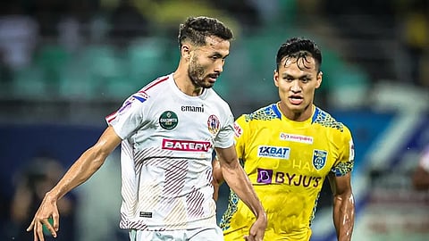 গতকাল ম্যাচের দৃশ্য