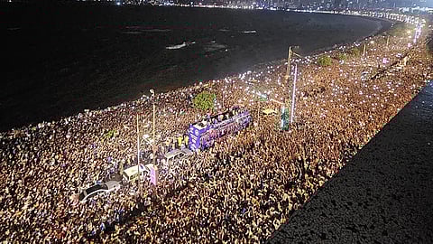 মেরিন ড্রাইভে ভারতীয় সমর্থকদের ভিড়