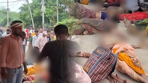 হাথরসে মৃত্যুমিছিল