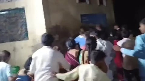 বিয়েবাড়িতে খাদ্যতালিকায় আমিষ পদ না থাকা নিয়ে দুই পক্ষের বিবাদ