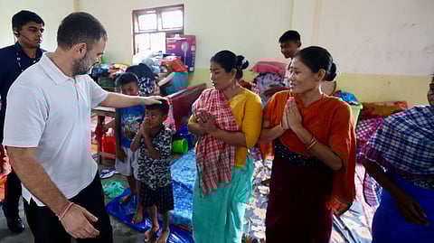 মণিপুরের জিরিবামে ত্রাণ শিবির রাহুল গান্ধী