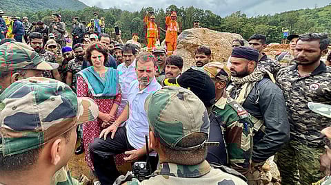 ওয়াইনাডে রাহুল গান্ধী এবং প্রিয়াঙ্কা গান্ধী বঢরা