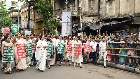 আর জি কর কান্ডের পর কলকাতায় দোষীদের শাস্তির দাবিতে মুখ্যমন্ত্রীর ডাকে মিছিল