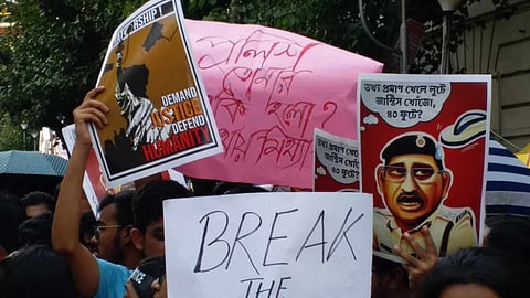 বিনীত গোয়েল পদত্যাগ না করলে অবস্থান চলবে - পুলিশি বাধা পেয়ে হুঁশিয়ারি জুনিয়র ডাক্তারদের