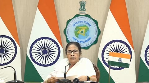নবান্ন সভাঘর থেকে সাংবাদিক সম্মেলনে মুখ্যমন্ত্রী মমতা বন্দ্যোপাধ্যায়