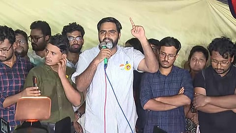 সাংবাদিক বৈঠকে জুনিয়র ডাক্তাররা