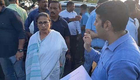 বন্যা পরিস্থিতি খতিয়ে দেখছেন মুখ্যমন্ত্রী