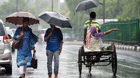 WB Weather: দুর্গাপুজোর আগে ফের বৃষ্টির ভ্রূকুটি দক্ষিণবঙ্গ জুড়ে! কী জানাচ্ছে আবহাওয়া দপ্তর?