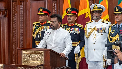 শ্রীলঙ্কার রাষ্ট্রপতি পদে শপথ নিলেন আনুরা কুমারা দিশানেয়েকে