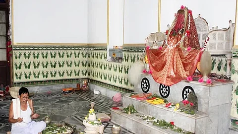 পুরুলিয়ার পঞ্চকোট রাজপরিবারের শিখরবাসিনী দুর্গাপুজো