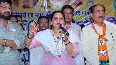 সুনীতা দুগ্গল