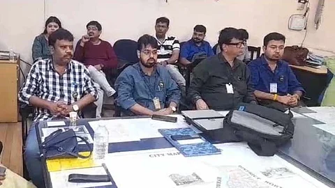 কলকাতা পুরসভার স্বাস্থ্য বিভাগের আধিকারিকের ঘরে চিকিৎসকরা