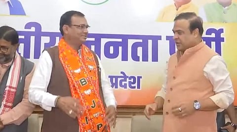 ঝাড়খন্ডে কংগ্রেস ছেড়ে বিজেপিতে যোগ দিলেন মানস সিনহা