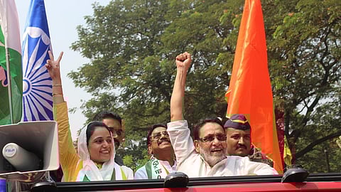 মেয়ের সঙ্গে নির্বাচনী প্রচারে নবাব মালিক