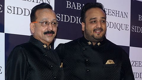 বাবার সাথে জিশান সিদ্দিকি