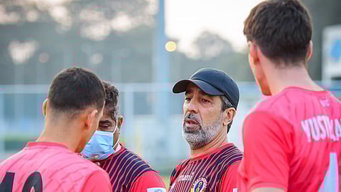 অনুশীলনে ইস্টবেঙ্গল দল