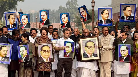 সংসদ চত্বরে কংগ্রেসের বিক্ষোভ