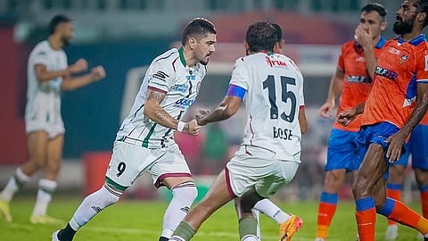 গতকাল ম্যাচের দৃশ্য