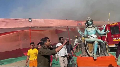 সেক্টর ১৮-এর শঙ্করাচার্য মার্গে আগুন