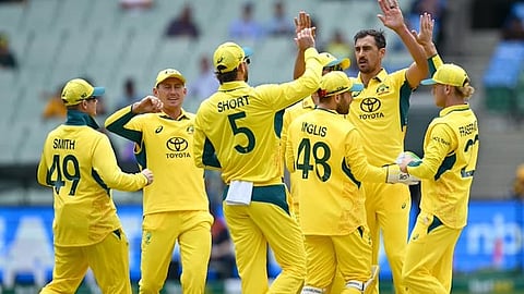 চ্যাম্পিয়ন্স ট্রফি থেকে সরলেন মিচেল স্টার্ক