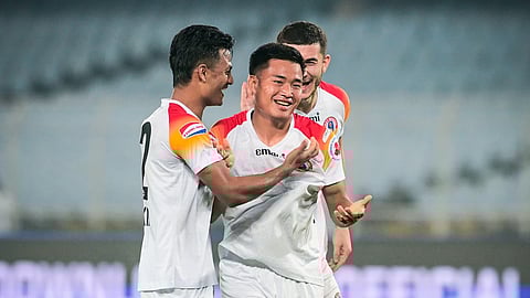 গতকাল ম্যাচের দৃশ্য