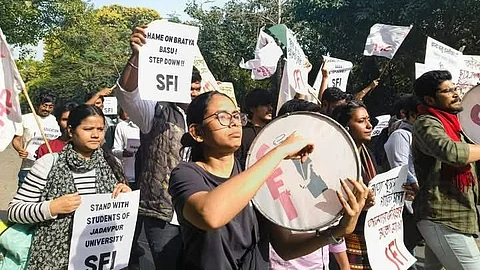 যাদবপুর বিশ্ববিদ্যালের ঘটনার প্রতিবাদে দিল্লিতে এসএফআই-এর ডাকে মিছিল