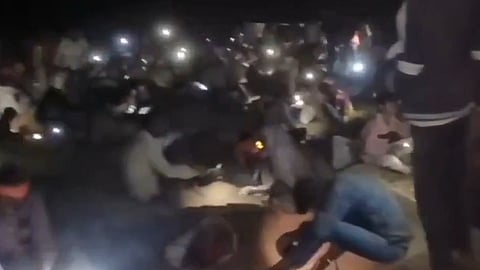 রাতের অন্ধকারেই চলছে খনন কাজ