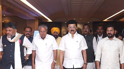 একজোট মুখ্যমন্ত্রীরা