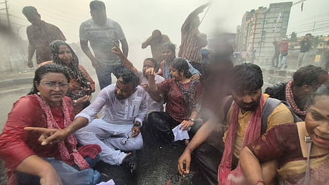 বাম যুব সংগঠনের ডাকে উত্তরকন্যা অভিযানে চলছে জলকামান