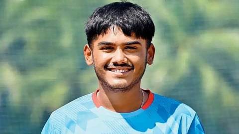 আয়ুষ মাত্রে