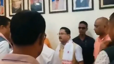 ক্ষুব্ধ বিজেপি রাজ্য সভাপতি দিলীপ সাইকিয়া