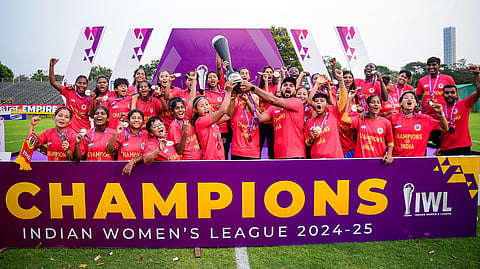 চ্যাম্পিয়ন ইস্টবেঙ্গলের