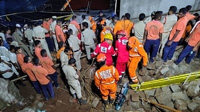 চলছে উদ্ধারকাজ