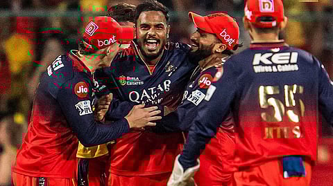 আইপিএল-এ জমে উঠেছে প্লে-অফের লড়াই