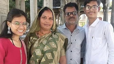 পায়েল খটিকের পরিবার