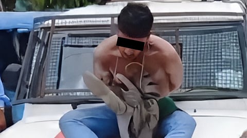 চোর সন্দেহে যুবককে জুতোর মালা পরিয়ে হেনস্থা