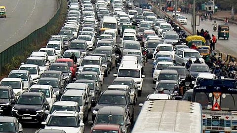 Madhya Pradesh: ৪০ ঘন্টা যানজটের জেরে মৃত ৩! জাতীয় সড়ক কর্তৃপক্ষের যুক্তি, 'তাড়াতাড়ি কেন বেরোবেন?'