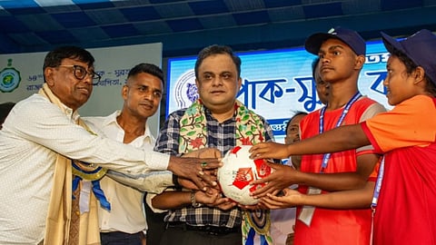 রাজ্য পর্যায়ের সুব্রত মুখার্জি কাপ ফুটবল টুর্নামেন্টের উদ্বোধন ব্রাত্য বসুর