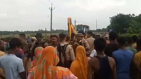 আসামে উচ্ছেদ অভিযান ঘিরে ধুন্ধুমার
