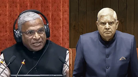 রাজ্যসভার ডেপুটি চেয়ারম্যান হরিবংশ নারায়ণ সিং (বামদিকে) এবং জগদীপ ধনখড় (ডানদিকে)